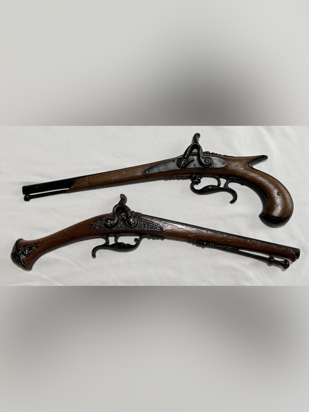 Vintage Sexton Metal Flintlock Dueling Pistol Wall Decor Set Of 2 Made In USA
